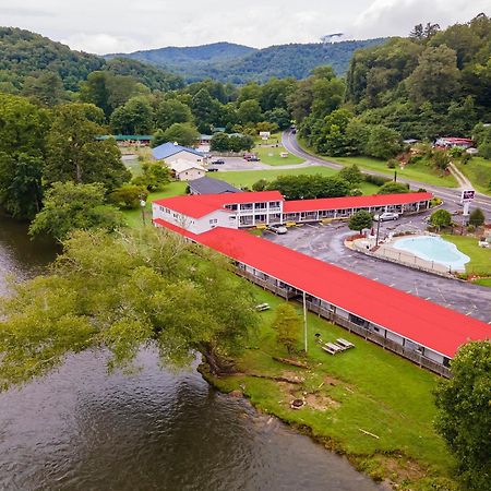Lloyd'S On The River Country Inn By Oyo Bryson City Kültér fotó