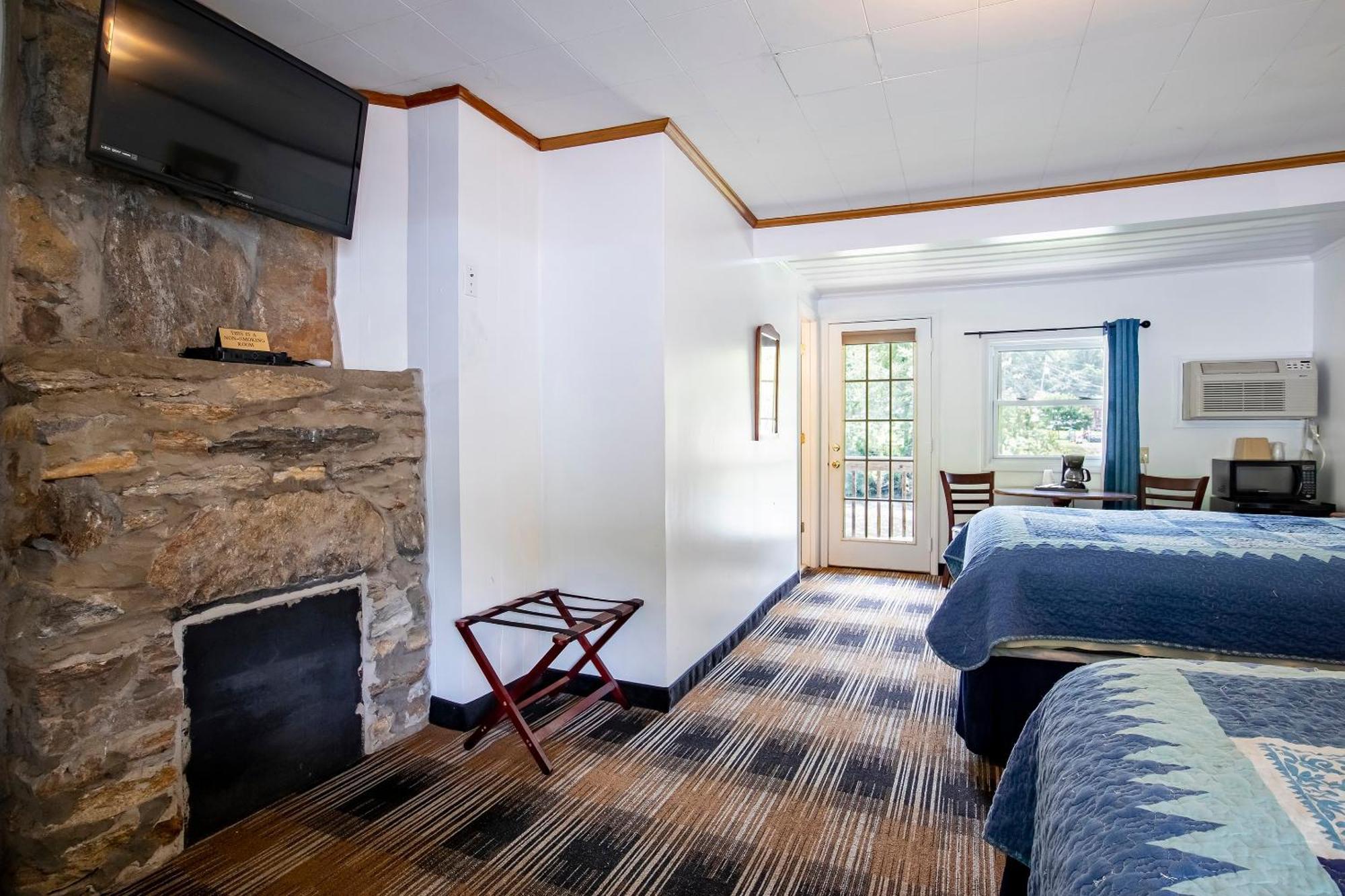 Lloyd'S On The River Country Inn By Oyo Bryson City Kültér fotó